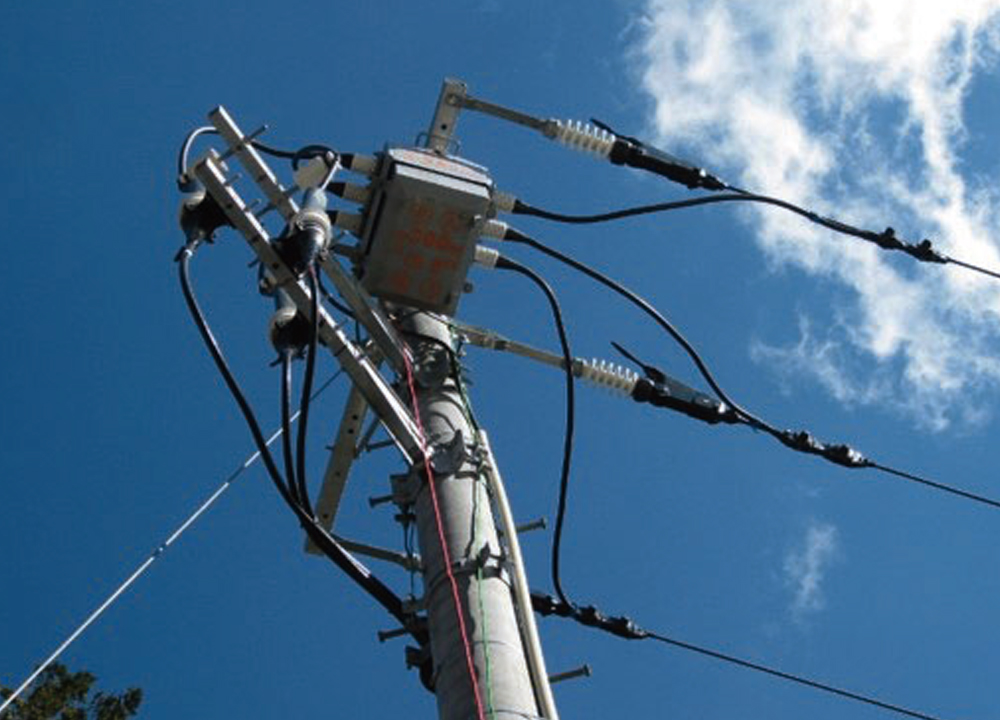 交換前のPASと高圧ケーブル